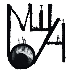 美女扒开双腿让男人捅
