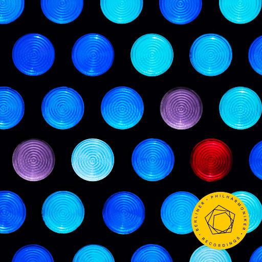 美女扒开双腿让男人捅
